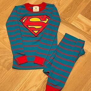 Hanna Andersson Long Sleeve Superman Pajamas. Kids Size 6-7. Like New